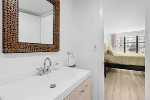 5700 Collins Ave, Miami Beach, FL 33140 - Photo 16