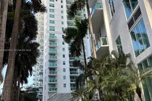 31 SE 5th St, Miami, FL 33131 - Photo 1