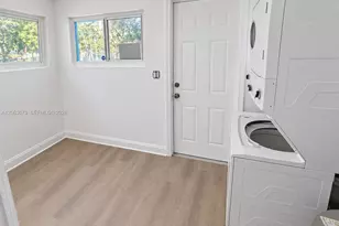 135 NW 68th St, Miami, FL 33150 - Photo 20