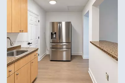 135 NW 68th St, Miami, FL 33150 - Photo 14