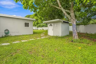 20340 NW 42nd Ave, Miami Gardens, FL 33055 - Photo 8