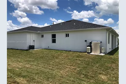 4572/4574 Golfview Blvd, Lehigh Acres, FL 33973 - Photo 4