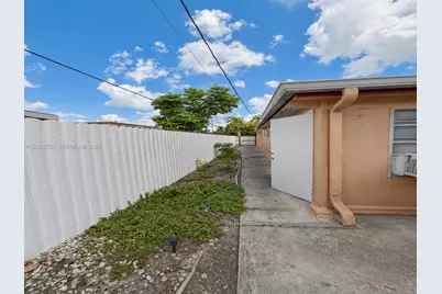 142 E 45th St, Hialeah, FL 33013 - Photo 10