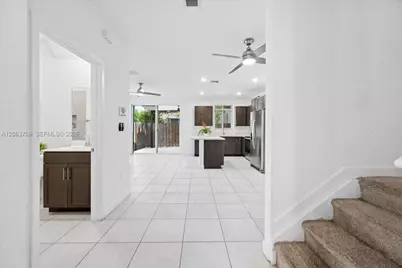 2478 SE 10th Ct, Homestead, FL 33035 - Photo 2