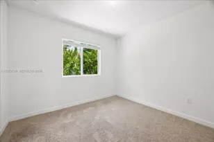 2478 SE 10th Ct, Homestead, FL 33035 - Photo 12