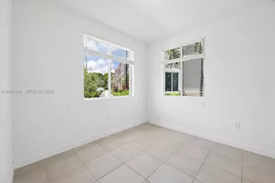 2478 SE 10th Ct, Homestead, FL 33035 - Photo 8