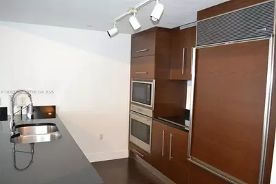 475 Brickell Ave #1814, Miami, FL 33131 - Photo 8