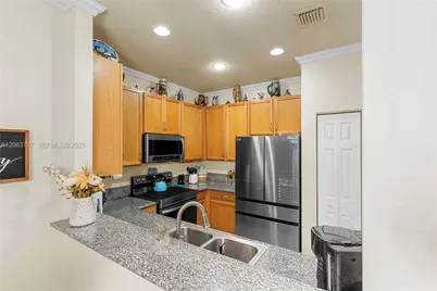 9052 Plymouth Pl #9052, Tamarac, FL 33321 - Photo 10