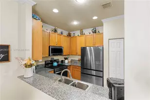 9052 Plymouth Pl, Tamarac, FL 33321 - Photo 10