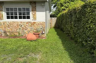 10321 SW 51st St, Miami, FL 33165 - Photo 2