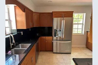 10321 SW 51st St, Miami, FL 33165 - Photo 6