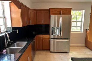 10321 SW 51st St, Miami, FL 33165 - Photo 6