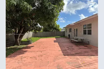 10321 SW 51st St, Miami, FL 33165 - Photo 4