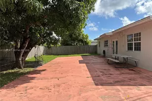 10321 SW 51st St, Miami, FL 33165 - Photo 4