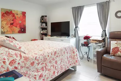 8121 SW 204th St, Cutler Bay, FL 33189 - Photo 6