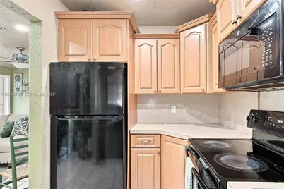266 SW 7th Ct, Deerfield Beach, FL 33441 - Photo 12