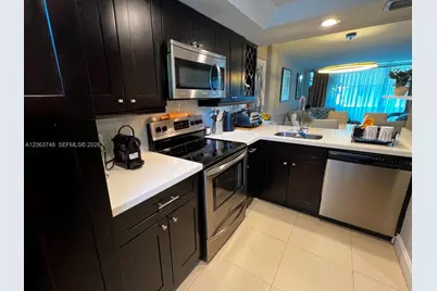 111 Royal Park Dr #1F, Oakland Park, FL 33309 - Photo 4