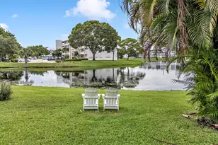 2109 Oakridge V, Deerfield Beach, FL 33442 - Photo 10