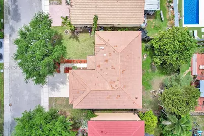 1623 E Harmony Lake Cir, Davie, FL 33324 - Photo 36
