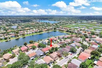 1623 E Harmony Lake Cir, Davie, FL 33324 - Photo 34