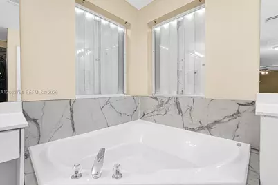 1623 E Harmony Lake Cir, Davie, FL 33324 - Photo 22