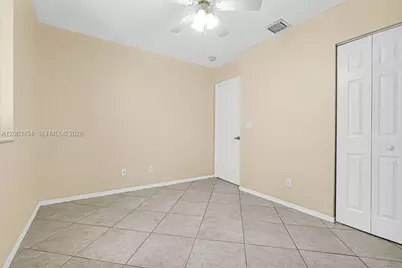 1623 E Harmony Lake Cir, Davie, FL 33324 - Photo 86