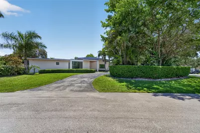 8880 SW 149th St, Palmetto Bay, FL 33176 - Photo 2