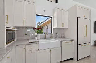 8880 SW 149th St, Palmetto Bay, FL 33176 - Photo 14