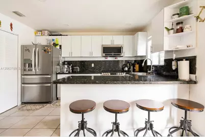 925 SW 8th St #A, Hallandale Beach, FL 33009 - Photo 2