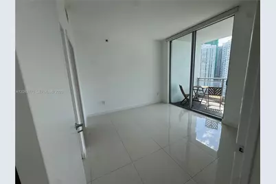 90 SW 3rd St #2314, Miami, FL 33130 - Photo 14