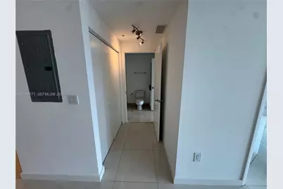 90 SW 3rd St #2314, Miami, FL 33130 - Photo 8