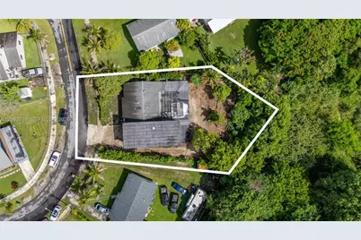 155 SW 16th Ter, Homestead, FL 33030 - Photo 8
