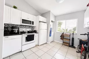 7830 NW 6th St, Pembroke Pines, FL 33024 - Photo 4