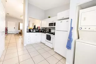7830 NW 6th St, Pembroke Pines, FL 33024 - Photo 4