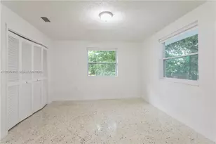 3290 NW 4th St, Miami, FL 33125 - Photo 14
