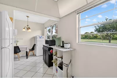 14 Preston #A, Boca Raton, FL 33434 - Photo 4