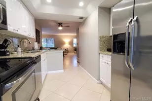 40 Wimbledon Lake Dr, Plantation, FL 33324 - Photo 8