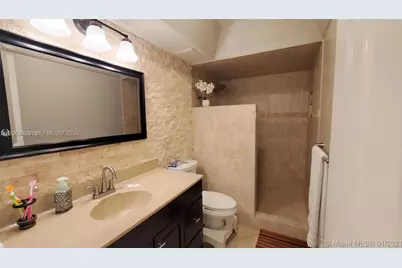 40 Wimbledon Lake Dr #216, Plantation, FL 33324 - Photo 10