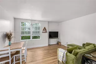 932 7th St, Miami Beach, FL 33139 - Photo 1