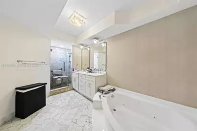 20281 E Country Club Dr #810, Aventura, FL 33180 - Photo 12