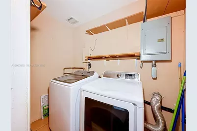 145 W 57th St, Hialeah, FL 33012 - Photo 32