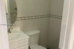643 W 68th St, Hialeah, FL 33014 - Photo 10