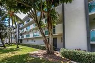 8461 Springtree Dr #107A, Sunrise, FL 33351 - Photo 2