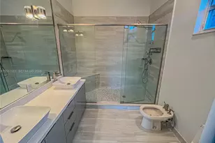3850 NE 168th St, North Miami Beach, FL 33160 - Photo 14
