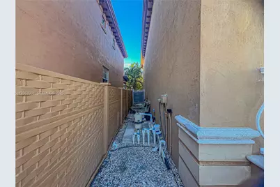 3850 NE 168th St #4, North Miami Beach, FL 33160 - Photo 30