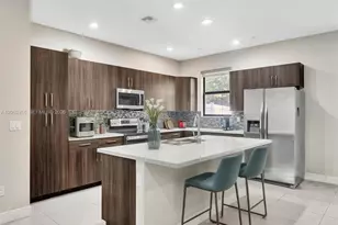 20973 NW 1st Dr, Pembroke Pines, FL 33029 - Photo 4