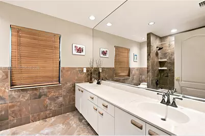 1028 Creekford Dr, Weston, FL 33326 - Photo 24