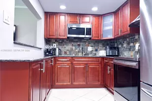 2455 NE 51st St, Fort Lauderdale, FL 33308 - Photo 8