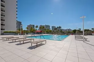 3675 N Country Club Dr, Aventura, FL 33180 - Photo 34