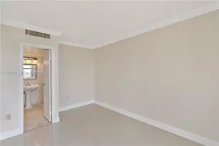 3675 N Country Club Dr, Aventura, FL 33180 - Photo 10